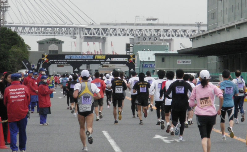 横浜３