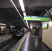 subway2.jpg (50143 バイト)